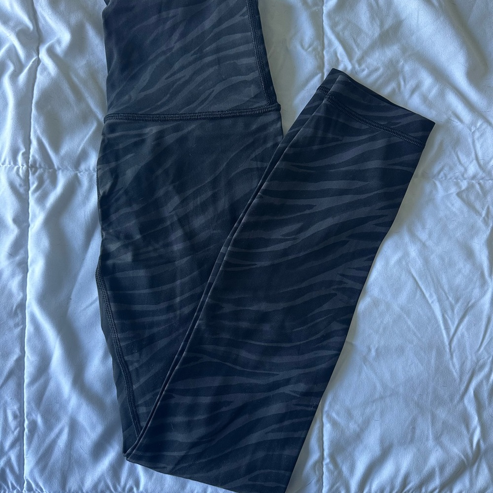 Lululemon leggings 25”